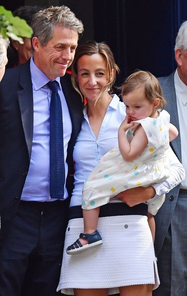 57-letni Hugh Grant ożenił się - panna młoda w nietypowej ślubnej stylizacji (ZD