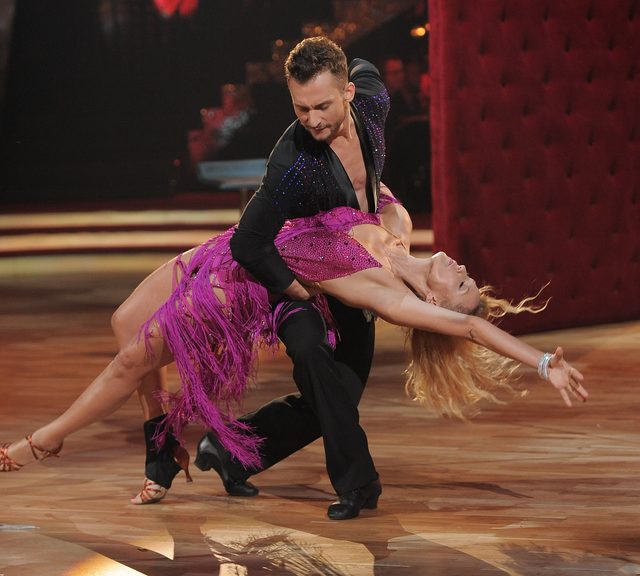 Kreacje i emocje wczorajszego Tańca z gwiazdami (FOTO) Kreacje i emocje wczorajszego Tańca z gwiazdami (FOTO)