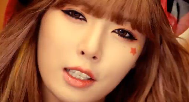 Kolejny hit z udziałem PSY i HyunA (VIDEO) Kolejny hit z udziałem PSY i HyunA (VIDEO)