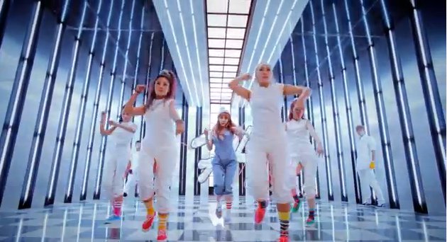 Kolejny hit z udziałem PSY i HyunA (VIDEO) Kolejny hit z udziałem PSY i HyunA (VIDEO)