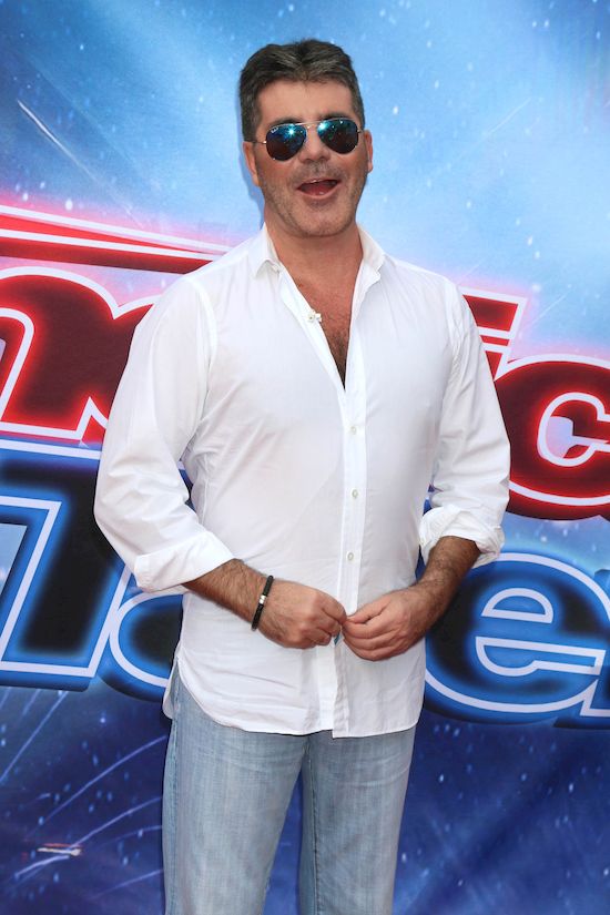 Czy Simon Cowell pokazał... penisa i ośmieszył uczestniczkę?! (VIDEO) Czy Simon Cowell pokazał... penisa i ośmieszył uczestniczkę?! (VIDEO)