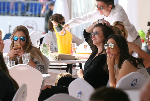 Iga Lis z mamą, Kingą Rusin, na imprezie (FOTO)