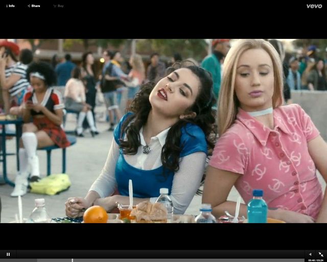 Iggy Azalea jak Alicia Silverstone w nowym klipie, Fancy