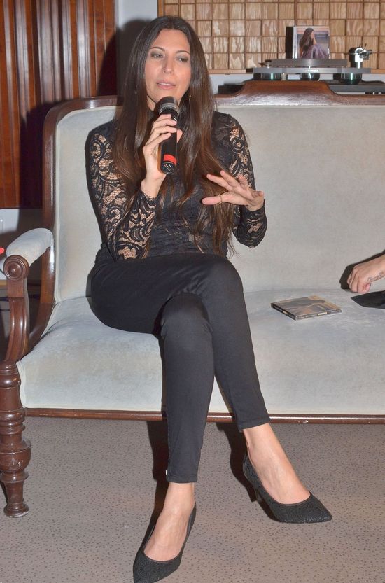 Ive Menedes brazylijska wokalistka, która wybrała Polskę Ive Menedes brazylijska wokalistka, która wybrała Polskę