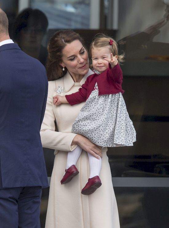 Ogromna WPADKA na Twitterze Pałacu Kensington! Pomyli Polskę z... Ogromna WPADKA na Twitterze Pałacu Kensington! Pomyli Polskę z...