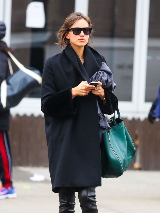 Irina Shayk boi się pokazywać bez makijażu? (FOTO) Irina Shayk boi się pokazywać bez makijażu? (FOTO)