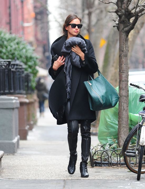 Irina Shayk boi się pokazywać bez makijażu? (FOTO) Irina Shayk boi się pokazywać bez makijażu? (FOTO)