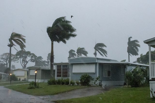 Tak wygląda Miami targane huraganem Irma (ZDJĘCIA) Tak wygląda Miami targane huraganem Irma (ZDJĘCIA)