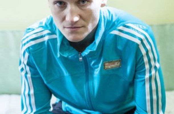 Iwona Guzowska w roli dresiary, katującej współwięźniarkę