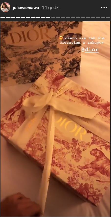 Julia kupiła w Dubaju torebkę DIOR z nowej kolekcji! Jej CENA zwala z nóg Julia kupiła w Dubaju torebkę DIOR z nowej kolekcji! Jej CENA zwala z nóg