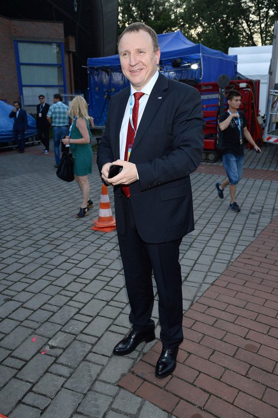 Jacek Kurski WYGWIZDANY na scenie festiwalu w Opolu