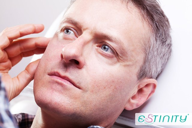 Jacek Poniedziałek dał sobie wstrzyknąć kwas hialuronowy Jacek Poniedziałek dał sobie wstrzyknąć kwas hialuronowy