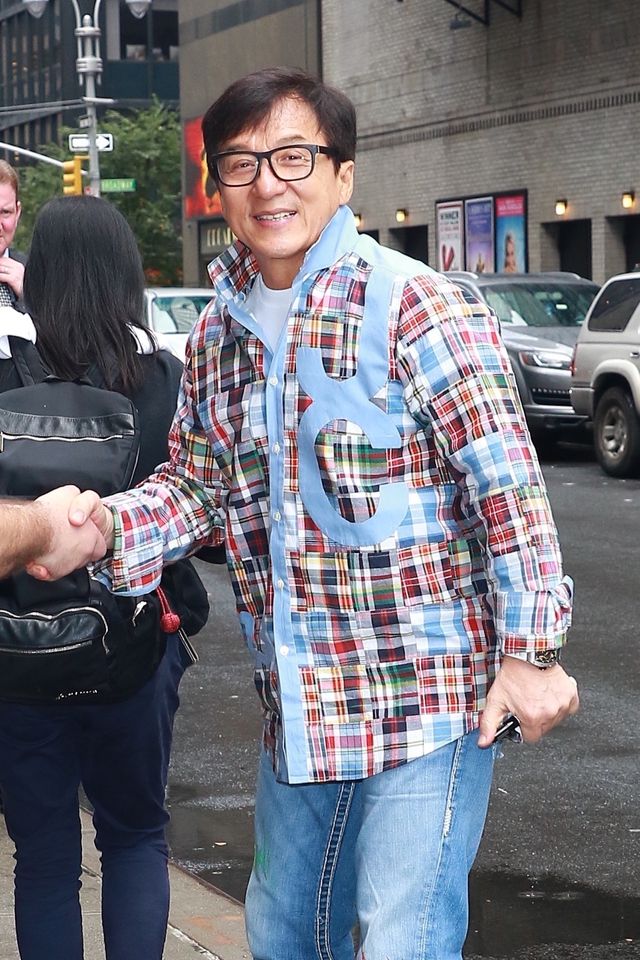 Córka Jackiego Chana z partnerką: Jesteśmy bezdomne, śpimy pod mostem Córka Jackiego Chana z partnerką: Jesteśmy bezdomne, śpimy pod mostem