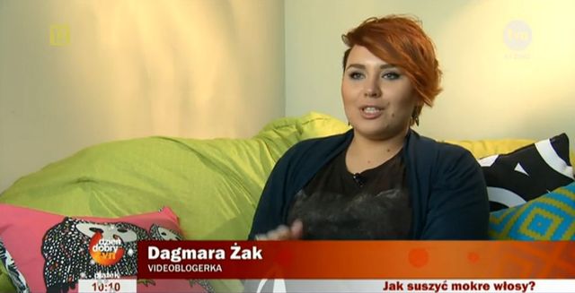 Pokazały, jak suszyć mokre włosy i już są w TV 