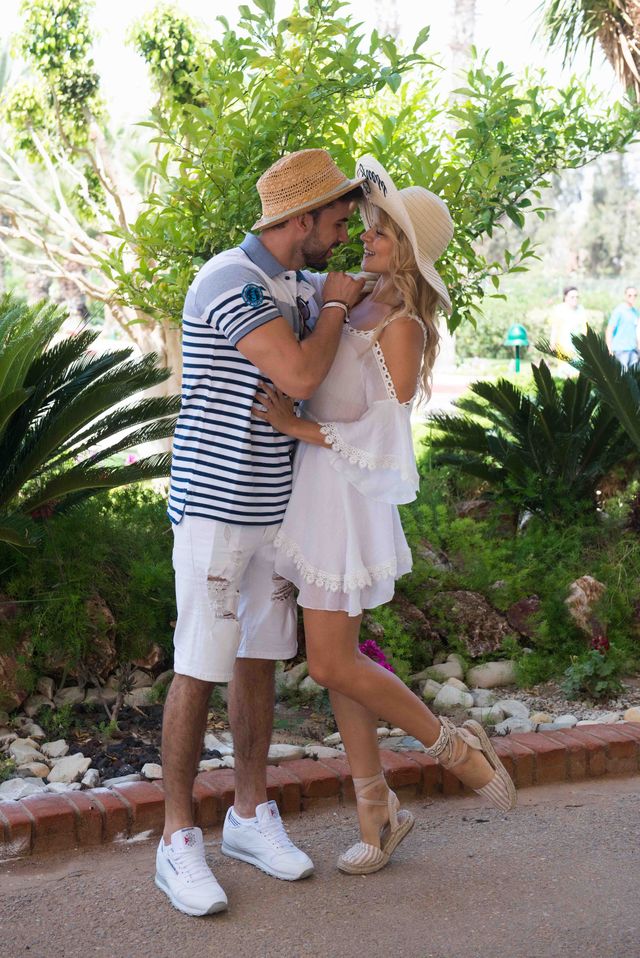 Najprzystojniejszy Polak zabrał swoją dziewczynę na wakacje do Tunezji (ZDJĘCIA) Najprzystojniejszy Polak zabrał swoją dziewczynę na wakacje do Tunezji (ZDJĘCIA)