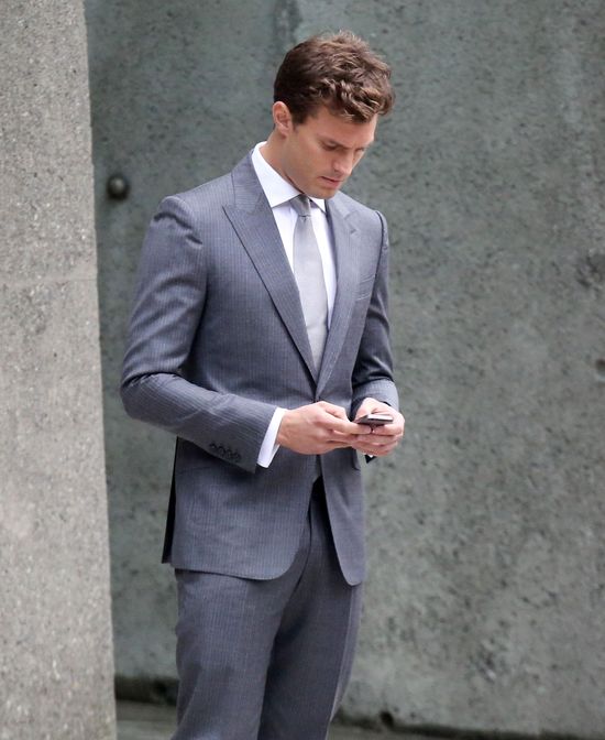 Pan Grey - lepszy z brodą czy bez? (SONDA)