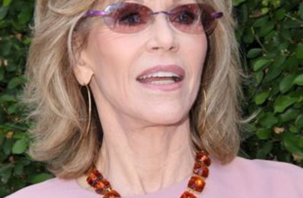 77-letnia Jane Fonda popala trawkę