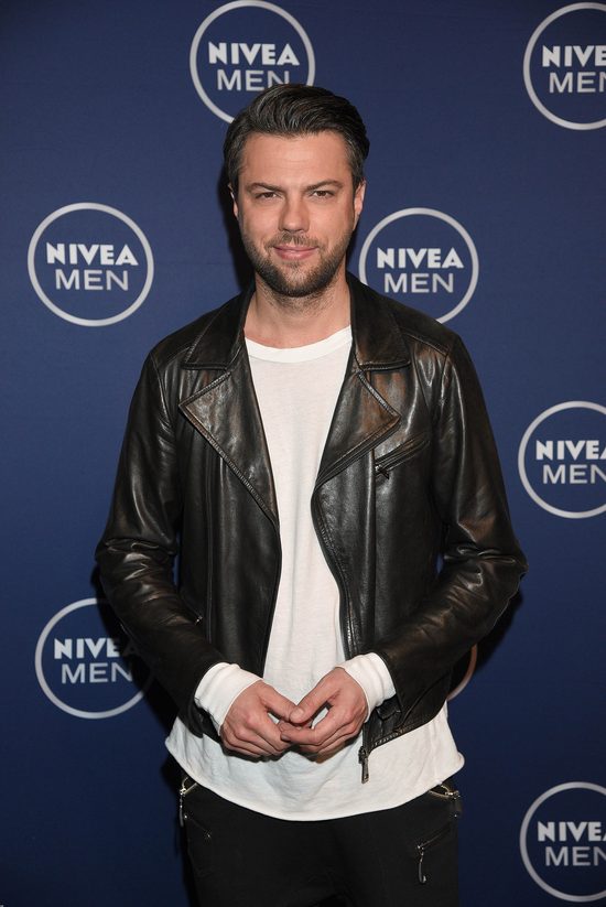 Olivier Janiak nabija się z Korwin Piotrowskiej