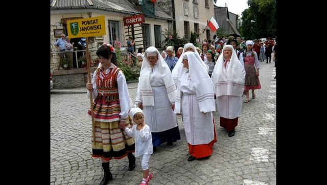 Koko Euro Spoko - babcie wymiatają hymn na Euro 2012 [VIDEO]