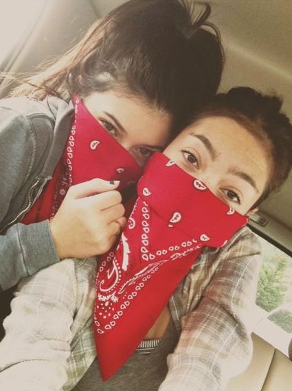 Siostry Jenner szaleją na wakacjach (FOTO)  