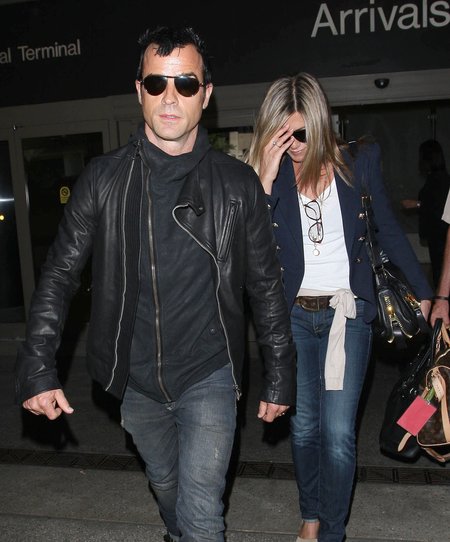 Jennifer Aniston pozwala sobą rządzić Jennifer Aniston pozwala sobą rządzić