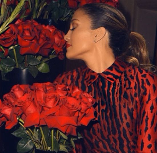 Jennifer Lopez pokazała zdjęcie po przebudzeniu (FOTO) Jennifer Lopez pokazała zdjęcie po przebudzeniu (FOTO)