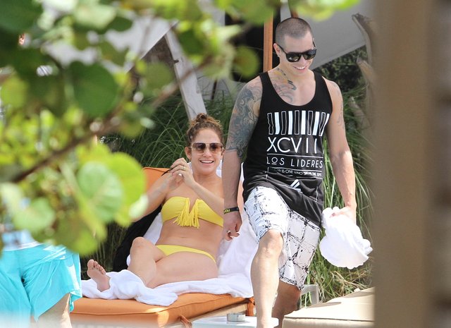 Jennifer Lopez w bikini z ukochanym i dziećmi (FOTO)