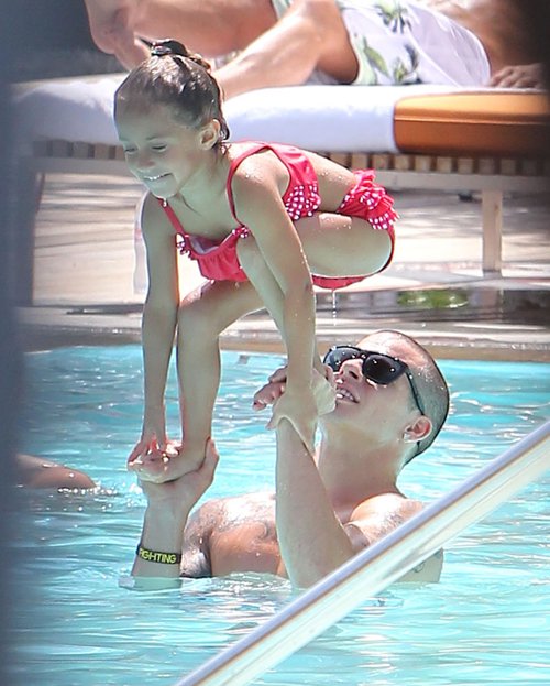 Jennifer Lopez w bikini z ukochanym i dziećmi (FOTO)