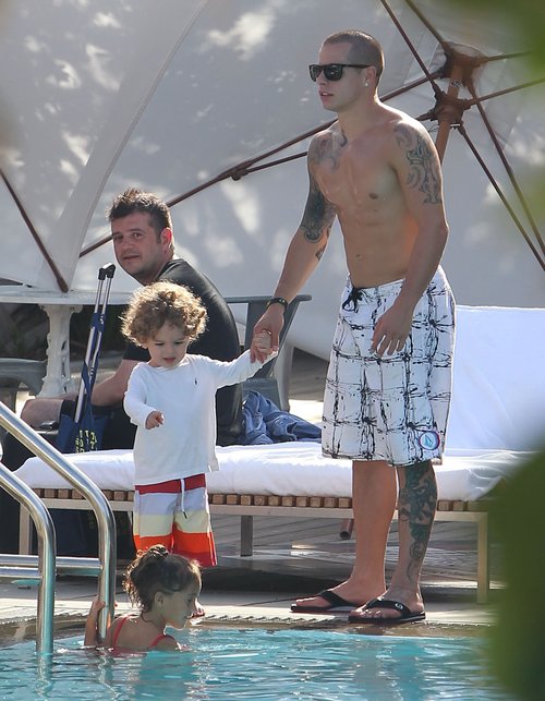 Jennifer Lopez w bikini z ukochanym i dziećmi (FOTO)