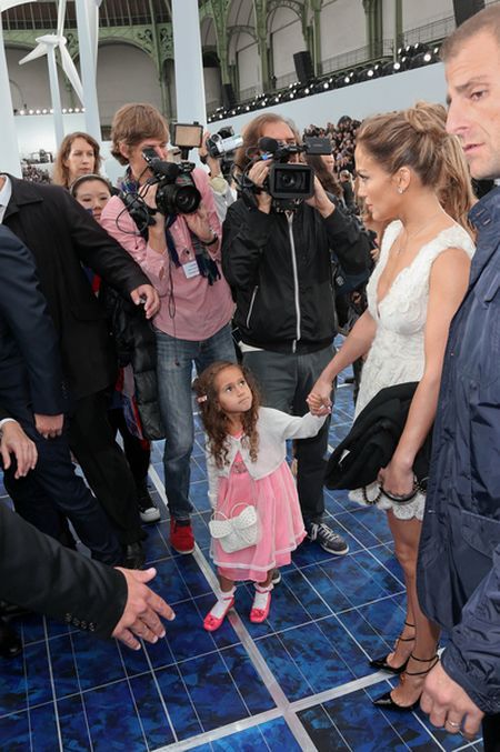 Jennifer Lopez kupiła córce torebkę za 2 tys. dolarów (FOTO)