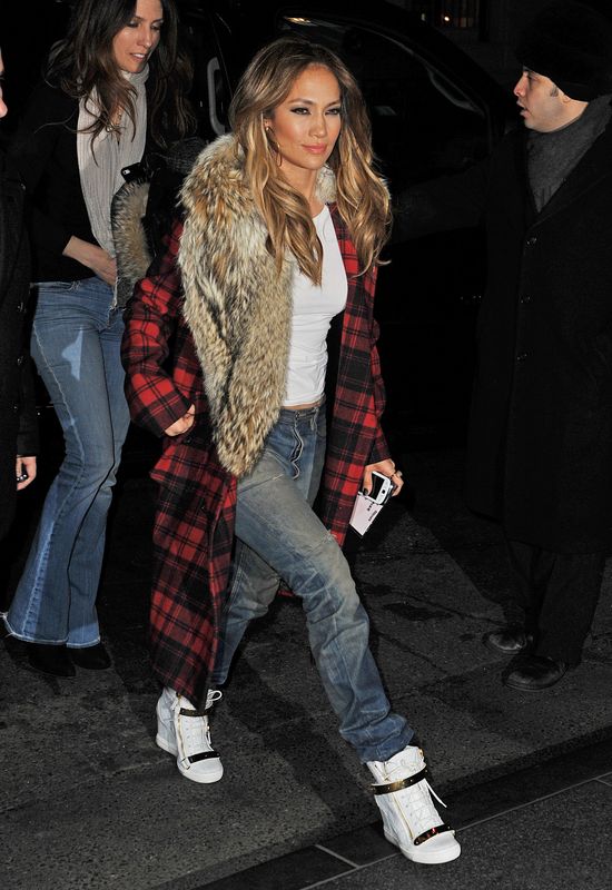 Jennifer Lopez - trzy stroje w jeden dzień (FOTO)