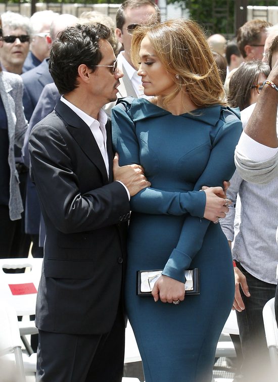 Czy niedługo pokażemy Wam jej zdjęcia w białej sukni? Czy niedługo pokażemy Wam jej zdjęcia w białej sukni?