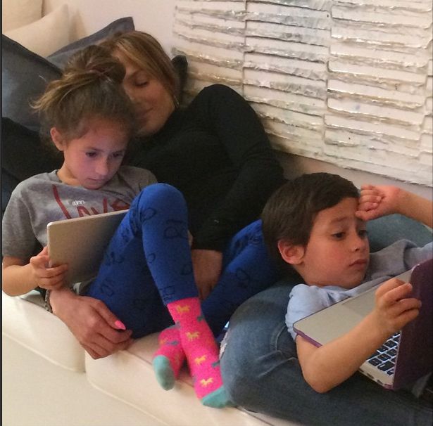 Tak Jennifer Lopez relaksuje się z dziećmi (FOTO)