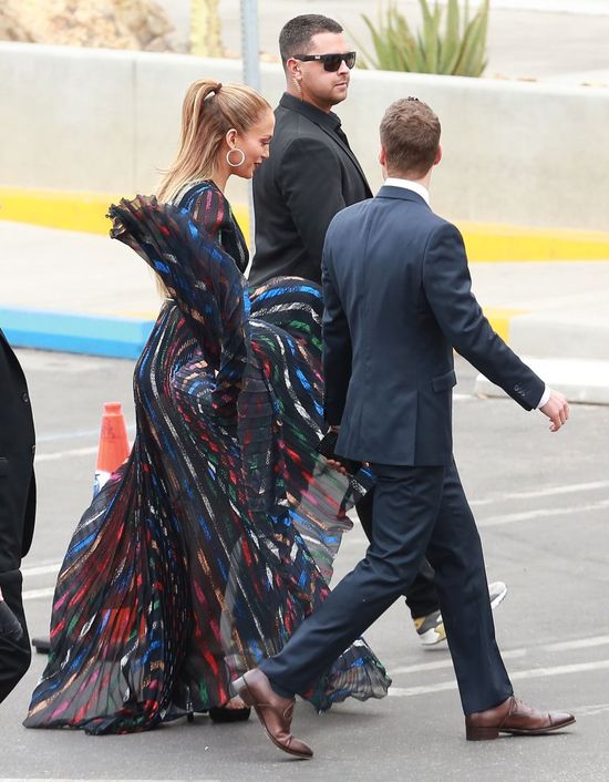 Tym razem makijaż nie ukrył zmęczenia Jennifer Lopez (FOTO)