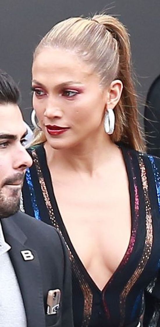 Tym razem makijaż nie ukrył zmęczenia Jennifer Lopez (FOTO)