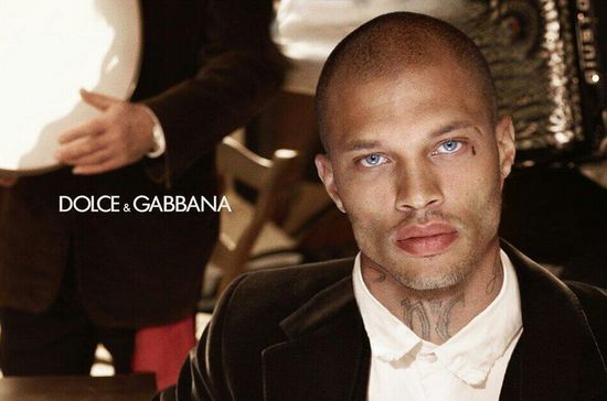 Jeremy Meeks wystąpi na procesie w garniturze projektanta Jeremy Meeks wystąpi na procesie w garniturze projektanta