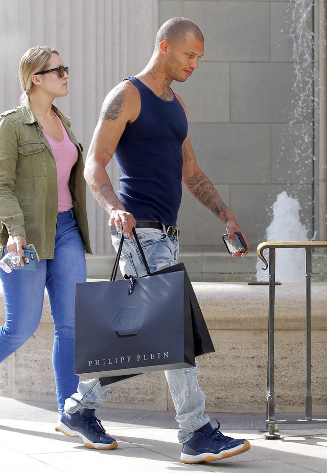 Jeremy Meeks - pamiętacie, jak jego policyjna fotka zrobiła furorę w sieci? Jeremy Meeks - pamiętacie, jak jego policyjna fotka zrobiła furorę w sieci?