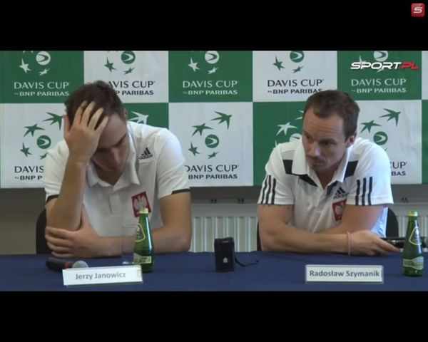 Dziennikarze obrażeni na Janowicza, fani biją mu brawo VIDEO