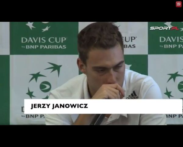 Dziennikarze obrażeni na Janowicza, fani biją mu brawo VIDEO