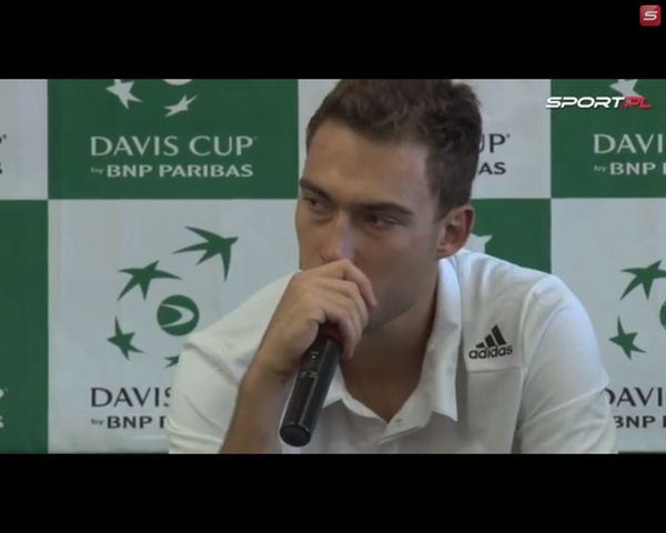 Dziennikarze obrażeni na Janowicza, fani biją mu brawo VIDEO