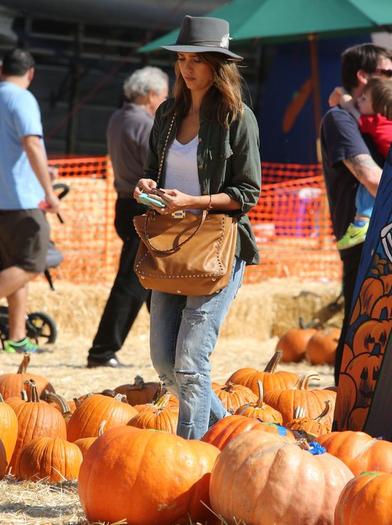 Jessica Alba żadnej pracy się nie boi!