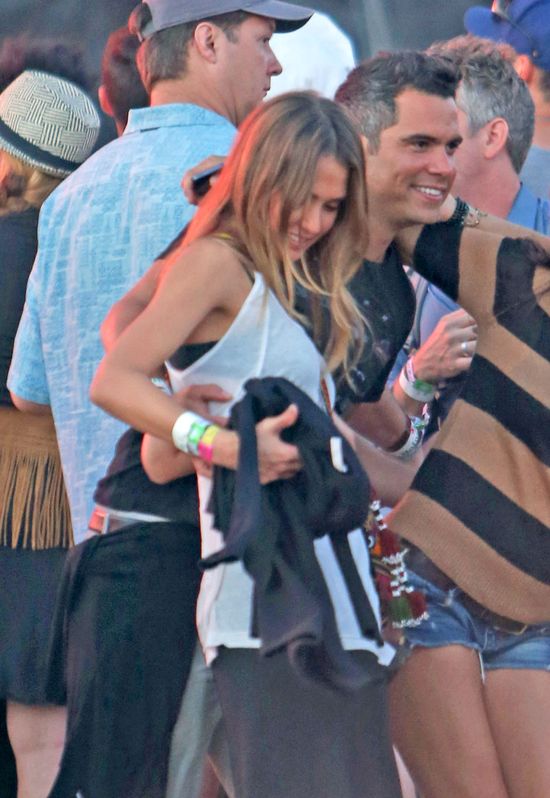 Jessica Alba - romantycznie z mężem na imprezie (FOTO)