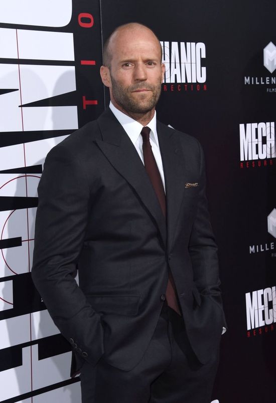 Jason Statham nie wiedział, którą z pań przytulić na ściance