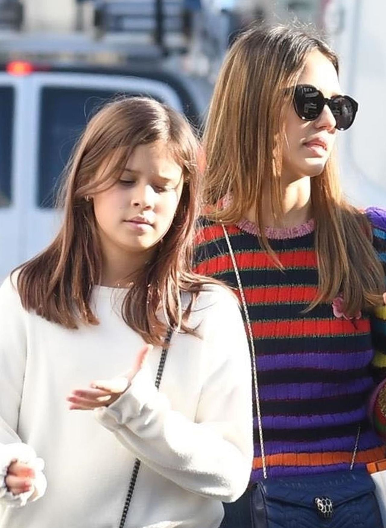 Honor Marie Warren, córka Jessiki Alby, wygląda bardzo poważnie jak na swój wiek