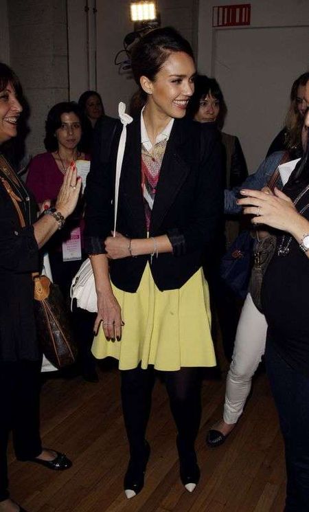 Jessica Alba wygląda jak nastolatka (FOTO)