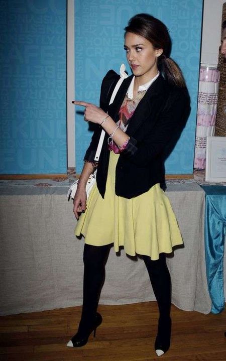 Jessica Alba wygląda jak nastolatka (FOTO)