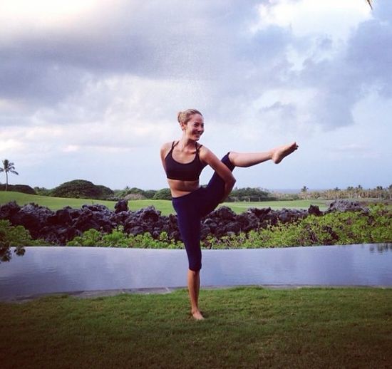 Kto tak pięknie ćwiczy? (FOTO)  