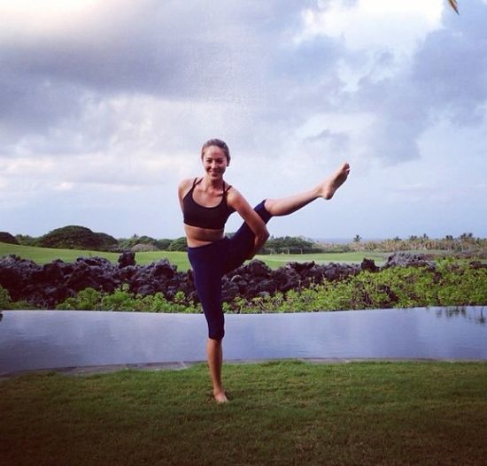 Kto tak pięknie ćwiczy? (FOTO)  