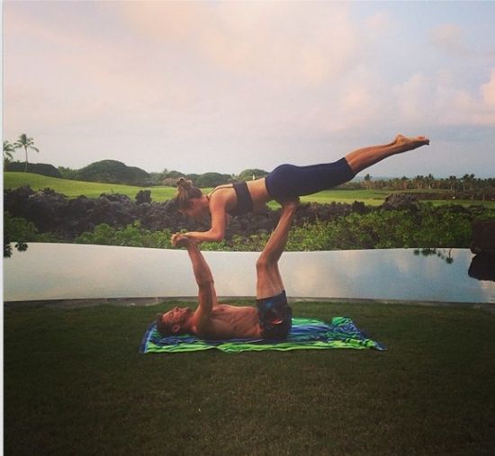 Kto tak pięknie ćwiczy? (FOTO)  