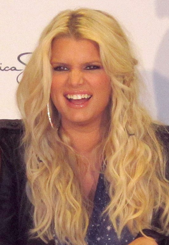 Siostry Simpson - jedna się odchudza, druga nie ma z czego 